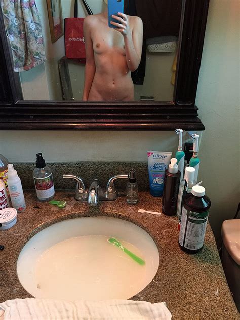 Alexa Nikolas Nude Private Pics Selfie Queen Showed Her The Best