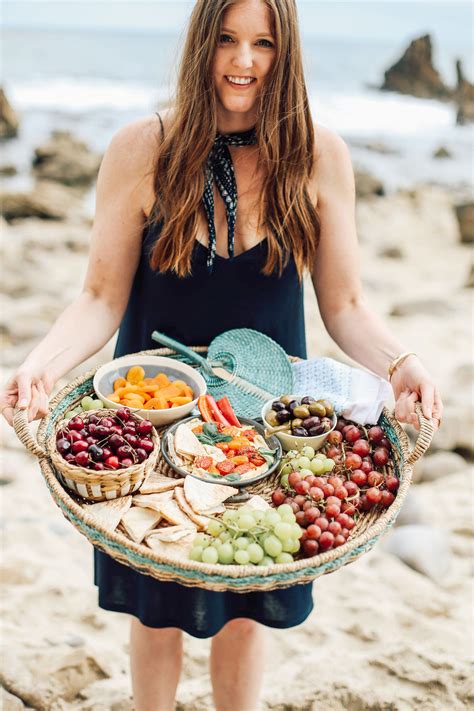 Dates don't always have to be pricey. Mediterranean Inspired Beach Picnic - College Housewife ...