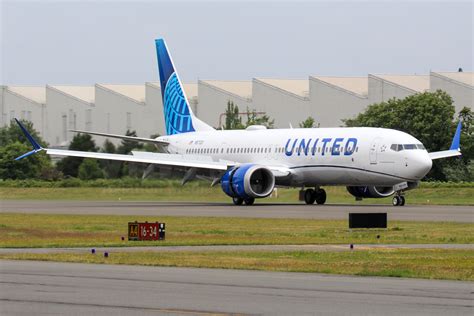 United Airlines Boeing 737-9 MAX N57001 - v1images Aviation Media