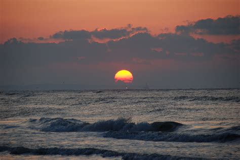 early-morning-sun-sea-sunrise-sunset,-sunrise,-sunset