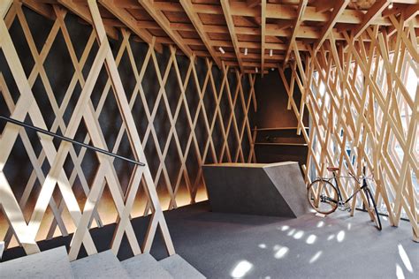 Kengo Kuma Weaves Wooden Lattice Into Sunny Hills Dessert Shop