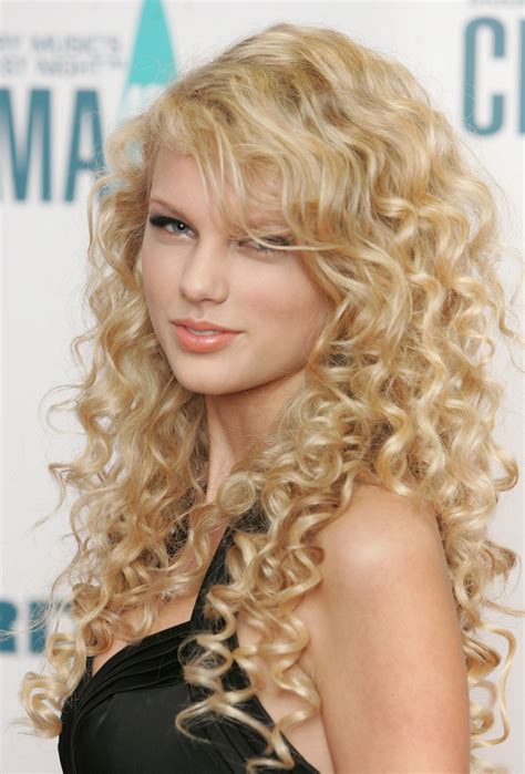 Taylor Swifts Beauty Evolution Since 2007 Is Seriously Mind Blowing