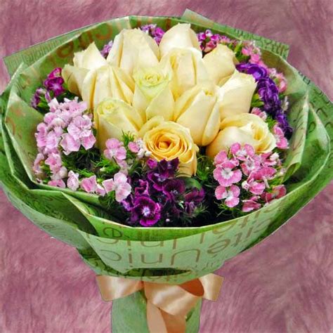 Home flower delivery to all other cities in spain aquarelle offers affordable delivery of flowers anywhere in spain (except the canary islands): Champagne Roses Flower Delivery Singapore, Buy Champagne Rose
