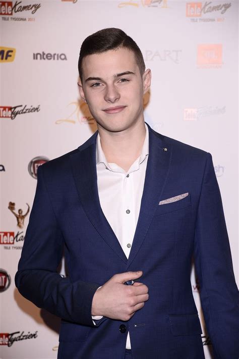 Polish actor who is particularly known for his role as cuba divine on the. Adam Zdrójkowski na Instagramie całuje się z Wiktorią ...