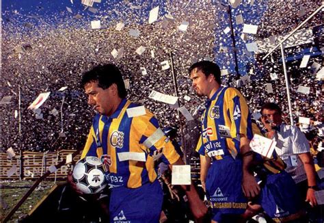 90' + 4' luca dupuy (rosario central) ha recibido una falta en la zona defensiva. ARCHIVO CANALLA: Rosario Central 2 Newells 0 año 1995