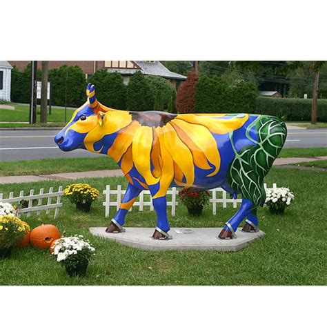 Outdoor Decoration Fiberglass Animal Cow Sculpture Life Size Resin Cows