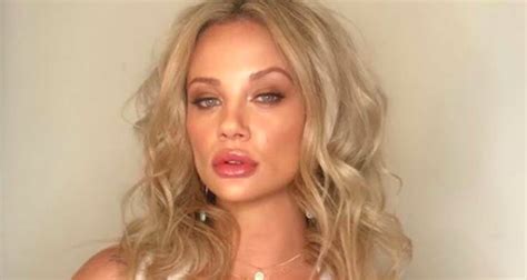 Married At First Sight Star Jessika Power Flaunts Her Cleavage In Revealing Gold Frock Who
