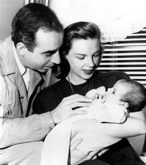 Sep 26, 2019 · liza minnelli is garland's only child with her second husband vincent minnelli; Pin on Judy Garland