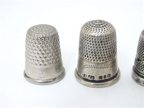 5 Assorted Thimbles Including 2 Hallmarked Silver Examples And A 830