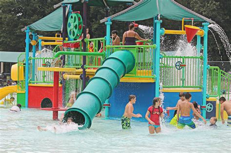 The 10 Best Water Parks In Chicago Thrills Splashes And Fun