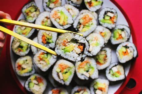 Vegetarian rolls (maki-sushi and norimaki)