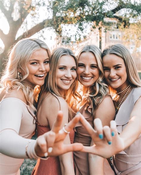 fsukappadelta group picture poses sisters photoshoot sorority photoshoot