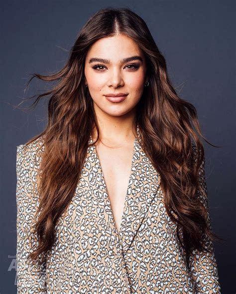 Only high quality pics and photos with hailee steinfeld. Hailee Steinfeld - AM 2 DM BuzzFeed News Photoshoot ...