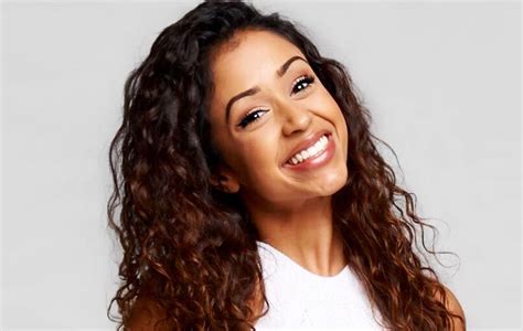 How To Vote For Liza Koshy For Entertainer Of The Year The Streamy Awards