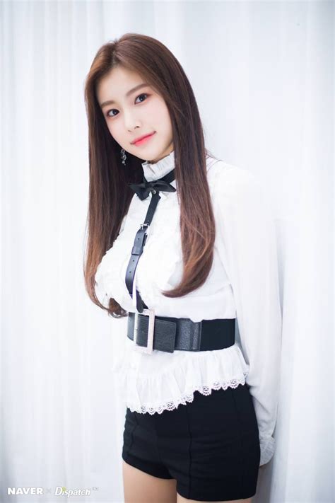 Yuri Asian Woman Asian Girl Namjoo Apink Kpop Outfits Fashion