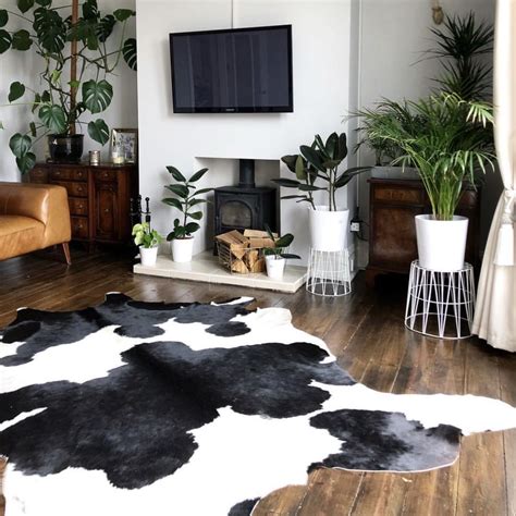 Bring A Sense Of Drama To Your Home With A Stunning Black And White