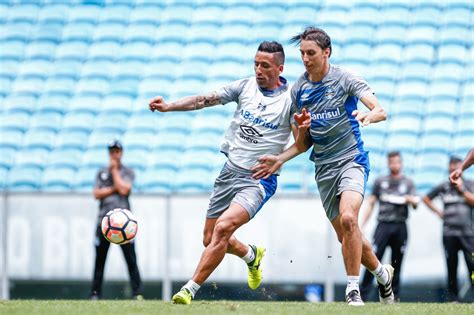 Grêmio Embarca Nesta Quarta Feira Em Busca Do Bi Mundial Grêmio Vs