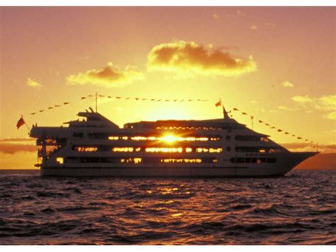 ハワイ クルージングで美しい夕日を味わうオプショナルツアー5選 おすすめ旅行を探すならトラベルブックtravelbook
