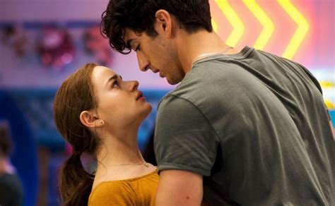 Películas románticas en Netflix como El stand de los besos 3