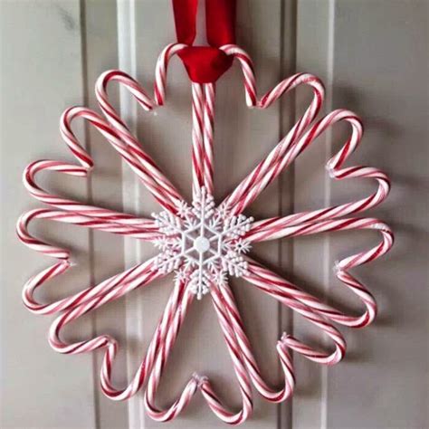 The painting part is really simple too. Simple Christmas Craft Ideas | DIY Home Sweet Home