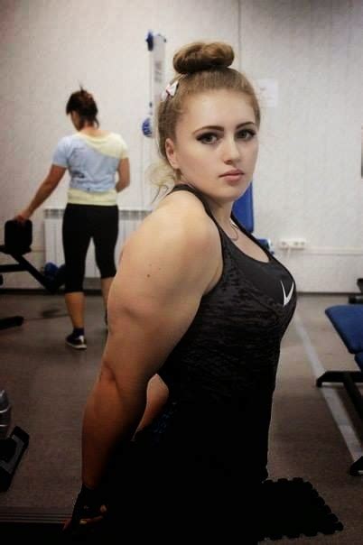 Hd Photos And Wallpapers Of 18 Year Old Russian Muscle Barbie Julia Vins Shows Off Her Doll Face