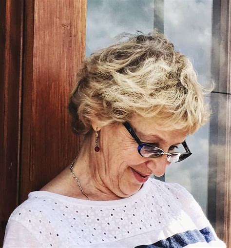 70 Decent And Wonderful Hairstyles For Women Over 70