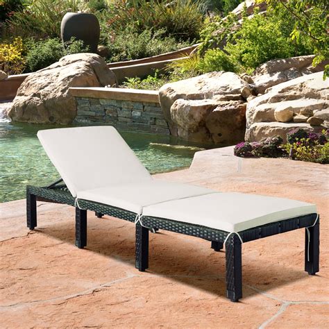 Rattan Chaise Lounge Uk The Chaise Lounge Is Additionally Embellished