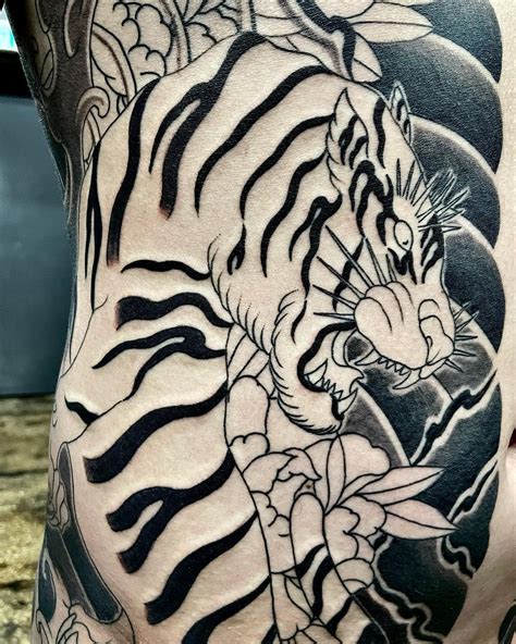신림타투 구로타투 이레즈미 문신 타투 On Instagram Japanese Tiger Tattoo Work 무네와리 호랑이