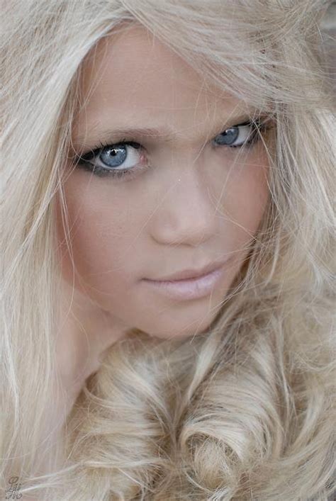 Natural Makeup Blonde Eyebrows Pale Skin Hair Color Blonde Hair Care
