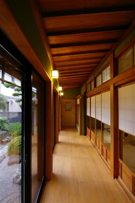 お 主 は そんな 呼 び 方 し な かっ た じゃ ろ. 縁側