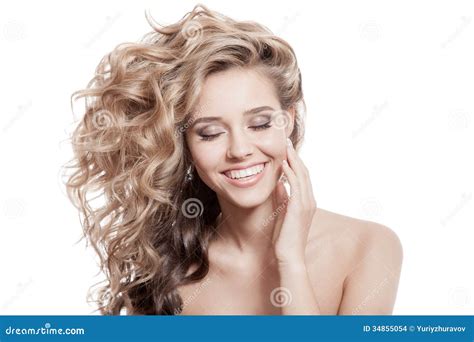 Mooie Glimlachende Vrouw Gezond Lang Krullend Haar Stock Foto Image