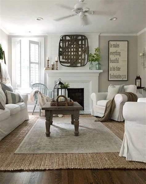Cozy Farmhouse Living Room Decor Ideas 51 | Farm house living room