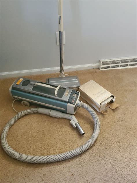 Vintage Electrolux Model 1205 Vacuum Cleaner Ebay