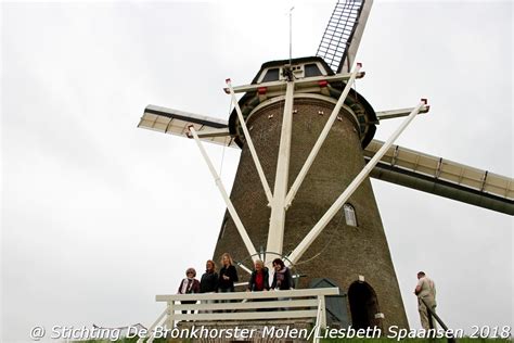 Semoga kalender cuti umum 2018 dan takwim cuti sekolah 2018 ini dapat membantu anda dalam membuat perancangan awal percutian keluarga seperti memilih destinasi, menyediakan bajet, membeli tiket penerbangan, menempah hotel dan sebagainya. 10 mei 2018: Dauwdraaien | Stichting De Bronkhorster Molen