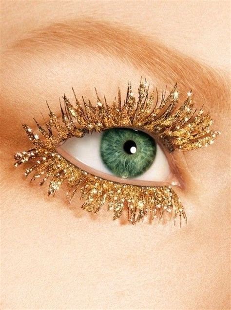 Gold Bling Eyelashes Do You Think This Is Her Real Eye Color Glitter