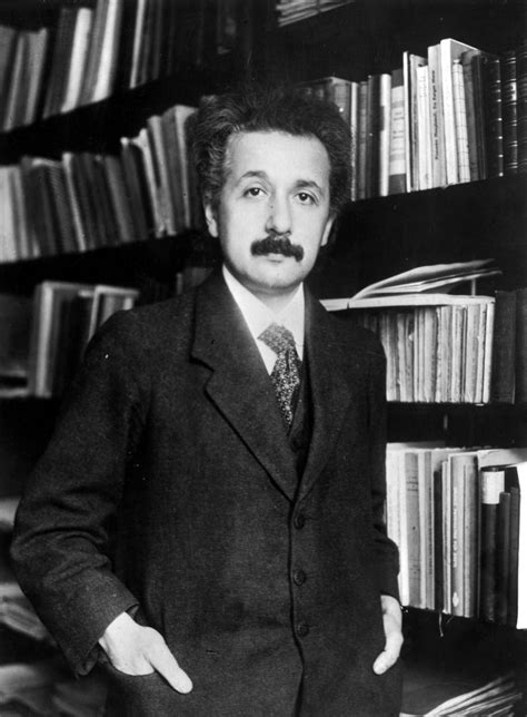 9 Things You May Not Know About Albert Einstein Physicsknow ~ Physicsknow