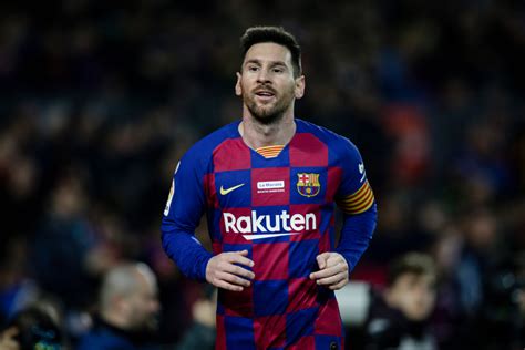 Lionel Messi Para Muchos El Mejor Jugador De La Historia Cumple 32