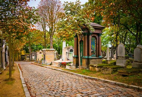 Famous Cemeteries In Paris Pere Lachaise