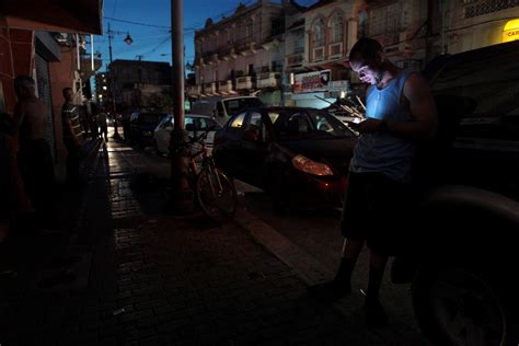Power blackout leaves Puerto Rico isolated and paralyzed in darkness