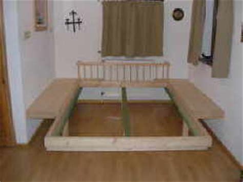 Ausziehbares bett dient gleichzeitig als sofa, wenn nötig. Bett selber bauen
