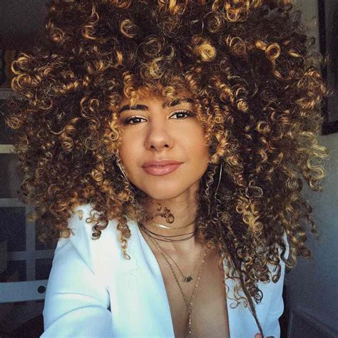 3b Curly Haircuts 28 Cute Long Curly Hairstyles For 2021 Easy Curly