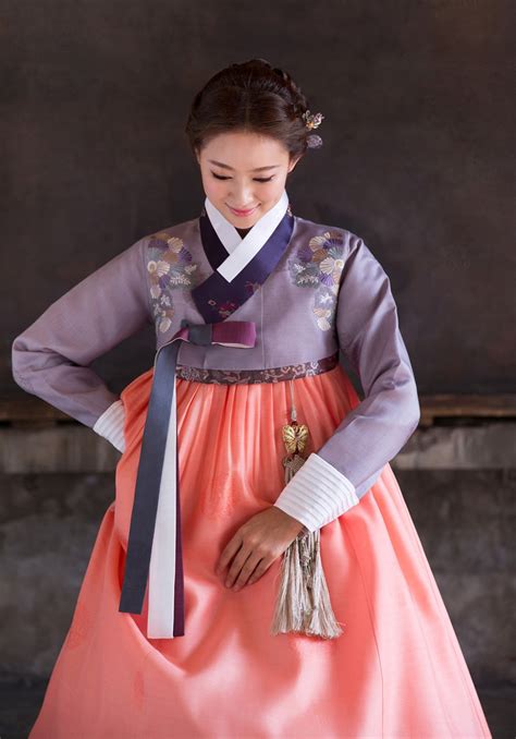 Hanbok Ss19 1 Korean Traditional Dress Traditional Fashion