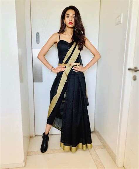 Erica fernandes is an indian television and film star who got huge popularity with the role of prerna let's know more about erica fernandes wiki, height, weight, age, boyfriend, caste, family. Erica Fernandes Birthday, Real Name, Age, Weight, Height ...