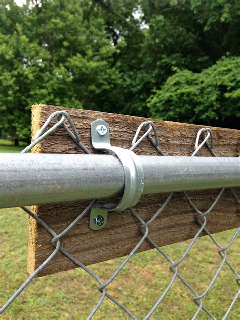 Upgrading A Chain Link Fence Modern Design In 2020 Chain Link Fence