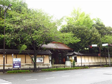 It was founded by emperor meiji in june 1869 and commemorates those who died i. 這些年來 In All Those Travelling Years: 日本(Japan)情感的禁區 靖國神社(Yasukuni-jinja)遊就館(Yushukan)與昭和館(Showa-kan ...