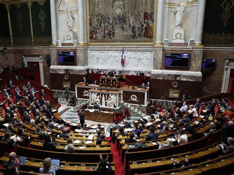 On fait le point sur les dates et le déroulement des grandes vacances. Passe Sanitaire : Musées, stades, foires : dans quels ...