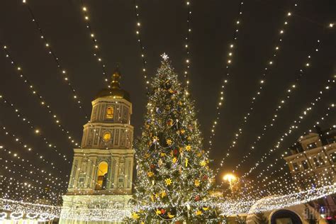 New Year Holidays In Kiev New Year Holidays In Kiev Печерск центр