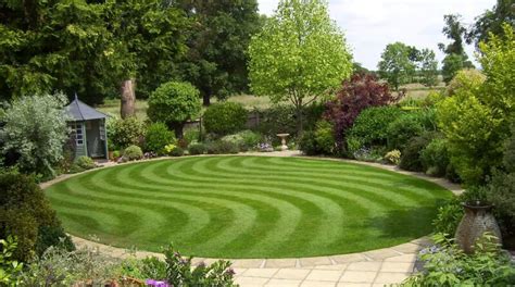 How To Mow The Lawn Correctly Grass Cutting Tips And Advice