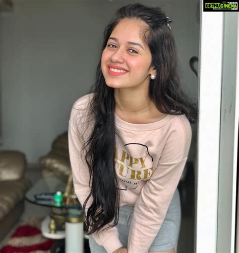 Jannat Zubair Rahmani Instagram Stay Soft It Looks Beautiful On You🍁