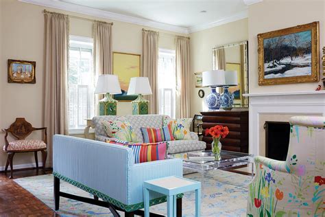Interior designer Susan Nelson invites us into her living room
